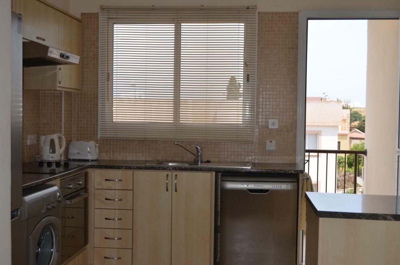 Caiti'S Place Appartement Paphos Buitenkant foto